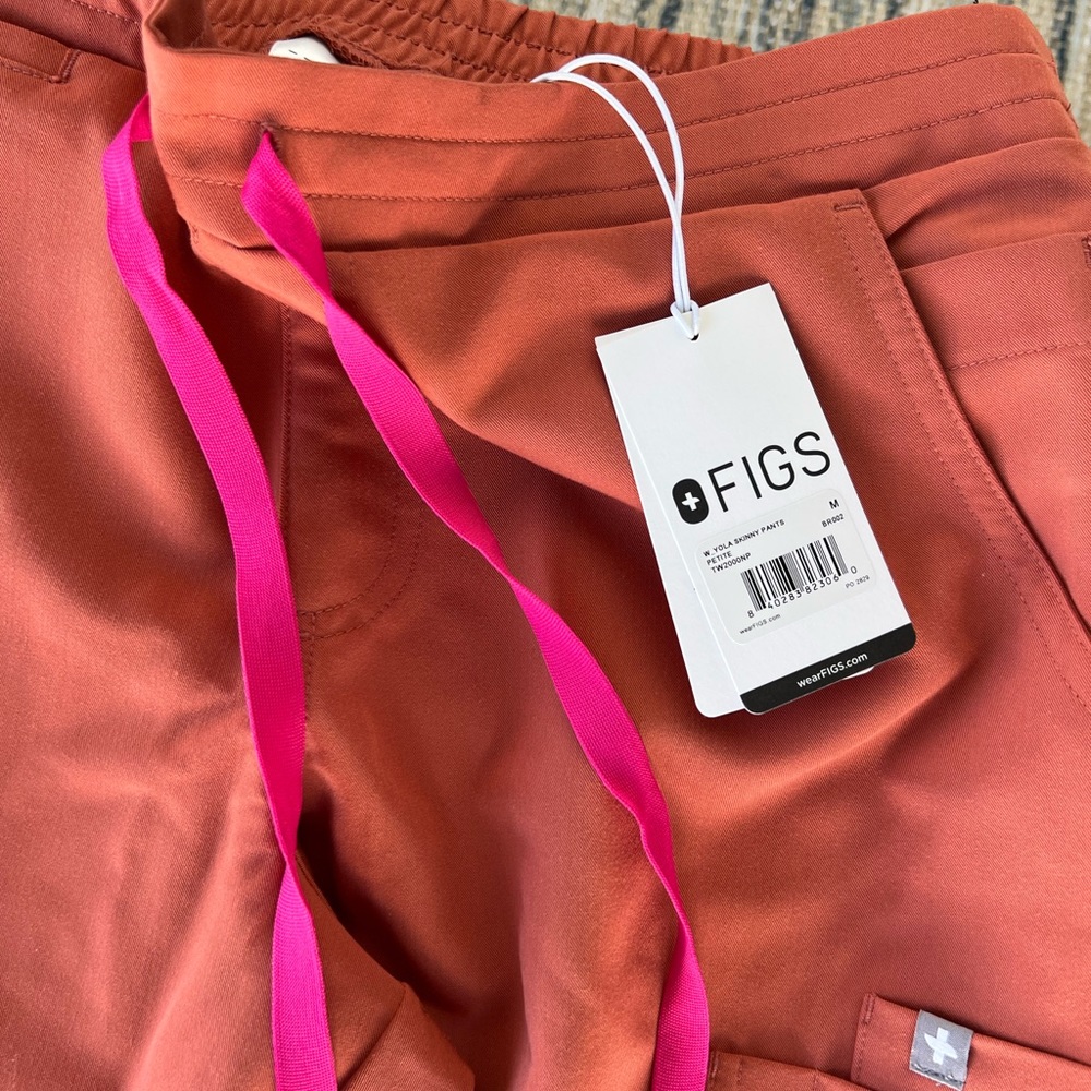 FIGS Yola Skinny Scrub Pants (Petite)